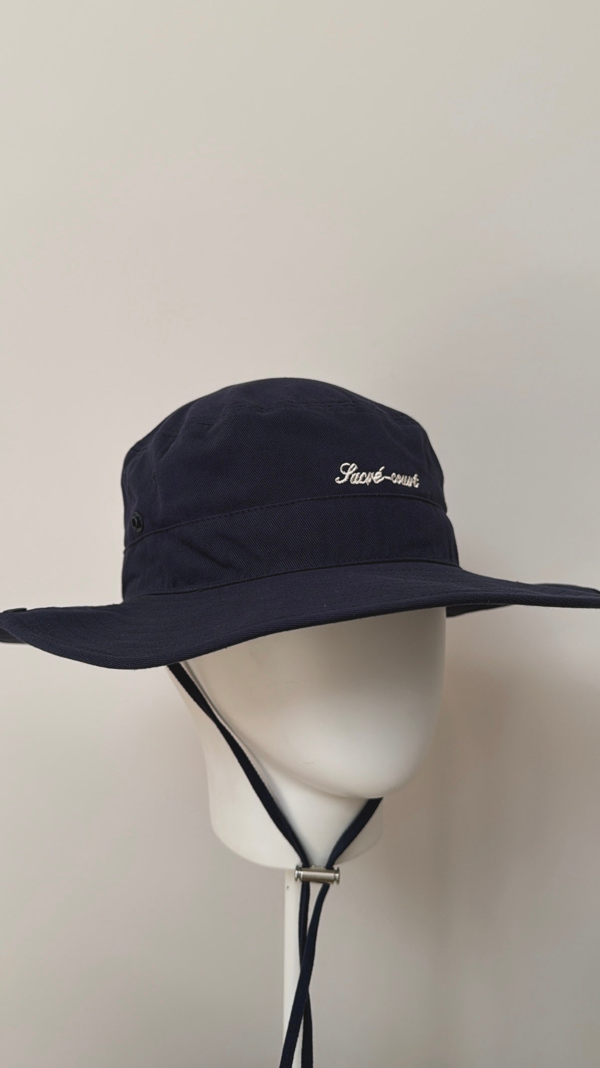 UNISEX BUCKET HAT IN NAVY BLUE